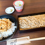 蕎麦見世のあみ - 白海老かき揚げ丼とミニ蕎麦 （1000円）