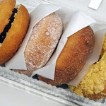sweets&donuts Do. - 料理写真:シュガー120円、りんご120円、あんこ150円、フレークチョコ140円