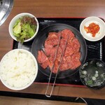 Gyuushige - 国産牛カルビ定食