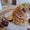 箱根の森のパンケーキ - 『栗とアメリカンチェリーの モンブランパンケーキ 1,580 yen 』