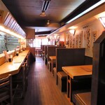 炭火焼き鳥 串八珍 - 内観写真: