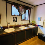 高原の宿ブッガーブー - 共用の洗面所