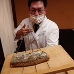 一本杉 川嶋 - 7.5㎏のさわらの腹の藁焼き