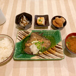 Sushi Fujikawa - カレイ煮付け定食(840)