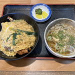 丸平 - かつ丼セット 880円