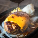 CAFE THE RAD - 牛タン入りチェダーチーズハンバーグ