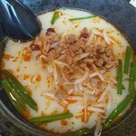 新中華 - 台湾とんこつラーメン