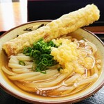 丸池製麺所 - かけうどん小ひやあつ400円 ちく天120円
