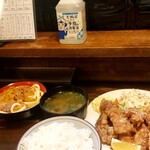 Izakaya Waraku - 豚唐定食