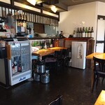 おはな Dining - 店内（日本酒の銘酒の数々）