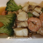惣菜・お弁当 かぶの葉 - 料理写真:海老とイカの中華炒め