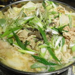 肉なべ 千葉 - 鍋作成中