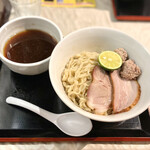 麺屋玉ぐすく - 【限定】麺乃はる特製平打ち麺と玉ぐすくそば出汁の醤油つけそば