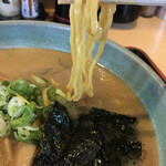 らーめん桃福 - 麺リフト
