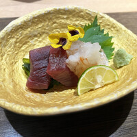 北新地 すし通 - 造り盛り合わせ　インドマグロ赤身・ボタンエビ昆布締め・スズキ　