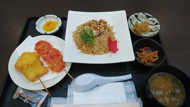 グリーンテーブル - 厨川（食堂）の写真