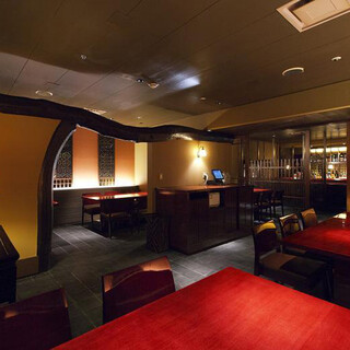 4名様席と6名様席を各種ご用意しております。