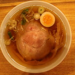 麺屋 TAMOTSU - らーめん(750円、真上から)