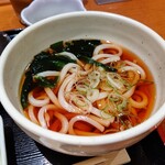 Kaisen Chaya Issen - 【2022.10.7(金)】日替り88ランチ(旬菜天＋海鮮月見丼＋温うどん)880円の温うどん