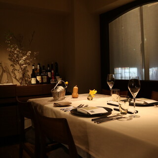 デートや記念日、大切なご会食など、様々なシーンにご利用いただけます。
