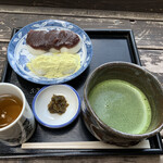 Ninosaka Chaya - お餅とお抹茶