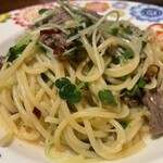 イタリア食堂Pino - 牛もも肉とかいわれ大根のペペロンチーノスパゲッティ