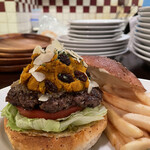 GRILL BURGER CLUB SASA - "限定10食" 【10月のMonthly Burger】 『メープルパンプキンBurger¥1,250』 『HOT COFFEE¥270』 ※平日ランチは、ソフトドリンク付