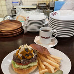 GRILL BURGER CLUB SASA - "限定10食" 【10月のMonthly Burger】 『メープルパンプキンBurger¥1,250』 『HOT COFFEE¥270』 ※平日ランチは、ソフトドリンク付