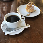 Koubun Kafe - サザコーヒーとスワンケーキ