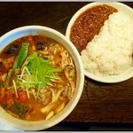 gopのアナグラ - バジル風味の夏・グリーンスープ＋インドカレートッピング
