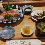 Kaisen Shokudou Ajikoubou - 海鮮丼