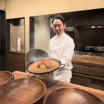 アカ - 毛蟹のパエリヤ