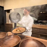 アカ - 毛蟹のパエリヤ　ぱっかーん