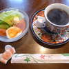 サボテン - 料理写真:どことなく和風なモーニングセット（トースト付￥500）　カニさんの箸置きから、日本海への近さを感じる