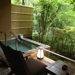 あせび野 - 客室の露天風呂 谷の蔵という1階の部屋