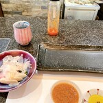 とんかつ マンジェ - 漬物