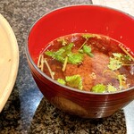 とんかつ マンジェ - 赤出し