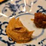 鮨 さかい - ⑩鮟肝(北海道余市産)、刻み奈良漬け
      鮟鱇の産卵期は春～初夏、旬は秋～春で特に晩冬が素晴らしく、肝は通年美味しい
      裏漉しの鮟肝は滑らかクリーミーでコクがあり、どうにも止まらない美味しさ♪(嬉)