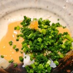 鮨 さかい - ⑥虎河豚(佐賀県鷹島産)、鮟肝酢
      鮟肝を裏漉したものに酢を加えて、まるで鮟肝マヨネーズ！
      旨みのある天然虎河豚にジャストミート！
      円やか、かつ、濃厚な旨みにKO！
      (oﾟ∀ﾟ)=○)´3｀)∴