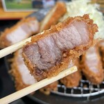 とんかつ 栄ちゃん - あつあつの一番右