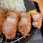 とんかつ 栄ちゃん - ライトサイド。脂身最高。