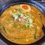 横浜家系ラーメン あい麺や - 辛味噌豚骨ラーメン850円