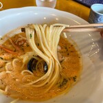 Goemon - 麺は細目のスパゲティです。ラーメンに見えますね(^^;;