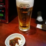 地酒と旬の肴 四季の蔵 - ビールとお通し