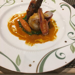 フライヤーズテーブル - 魚介類のメイン　素材が良い上にソースが絶妙です