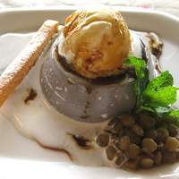 ア・マ・ファソン - 黒胡麻のババロアとバニラアイスクリーム 黒蜜ソース