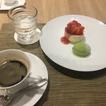 フライヤーズテーブル - デザートも濃厚でとても美味しいですね