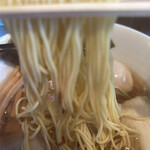 上州濃厚中華蕎麦 はたお商店 - つるつると喉越しの良いスト麺