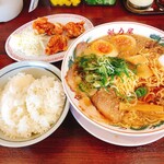 ラーメン魁力屋  - 特製醤油ラーメン唐揚げ定食ご飯大盛
ラーメン大盛＋100円メンア硬め背脂多め