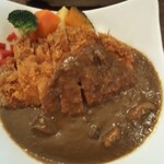 レストランルピナス - カツカレー1000円